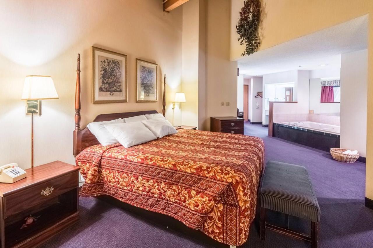 Quality Express Inn & Suites Mineral Wells エクステリア 写真