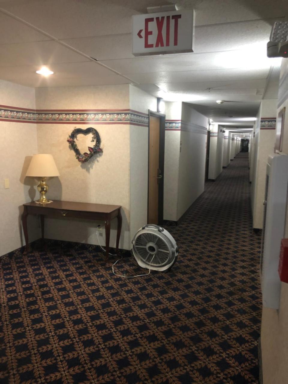 Quality Express Inn & Suites Mineral Wells エクステリア 写真