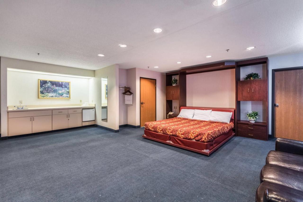 Quality Express Inn & Suites Mineral Wells エクステリア 写真